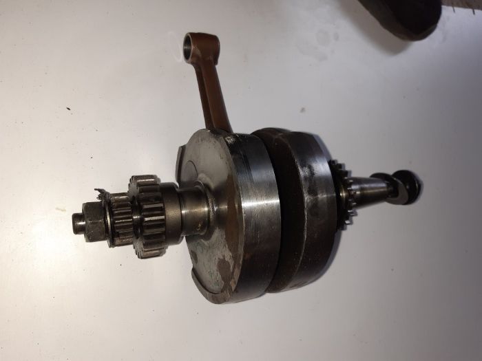 Kawasaki klr 250 84do00 wał korbowy sprawny części