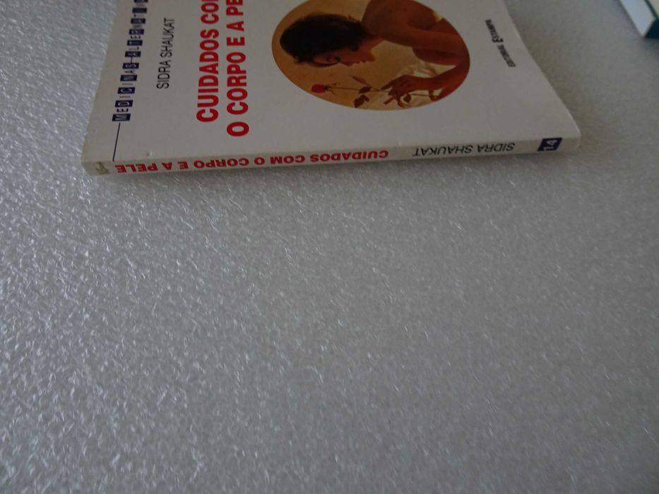 Livro - Cuidados com o corpo e a pele - Sidra Shaukat
