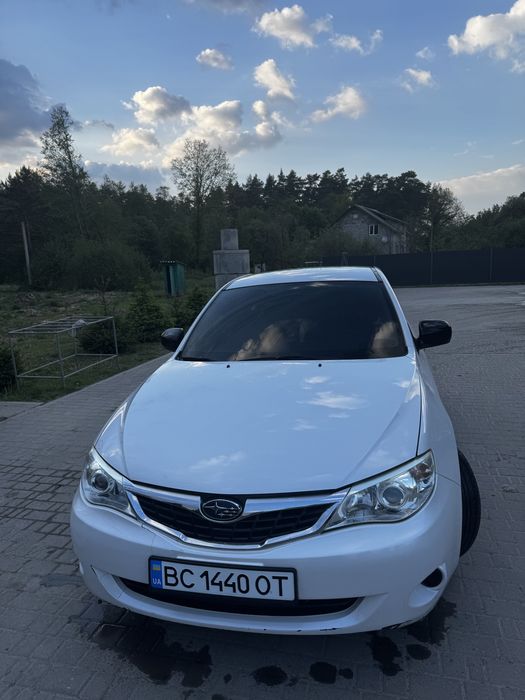 Автомобіль субару імпреза