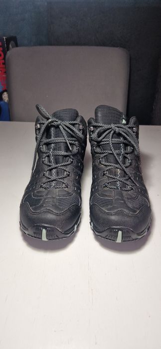 Merrell 42.         .