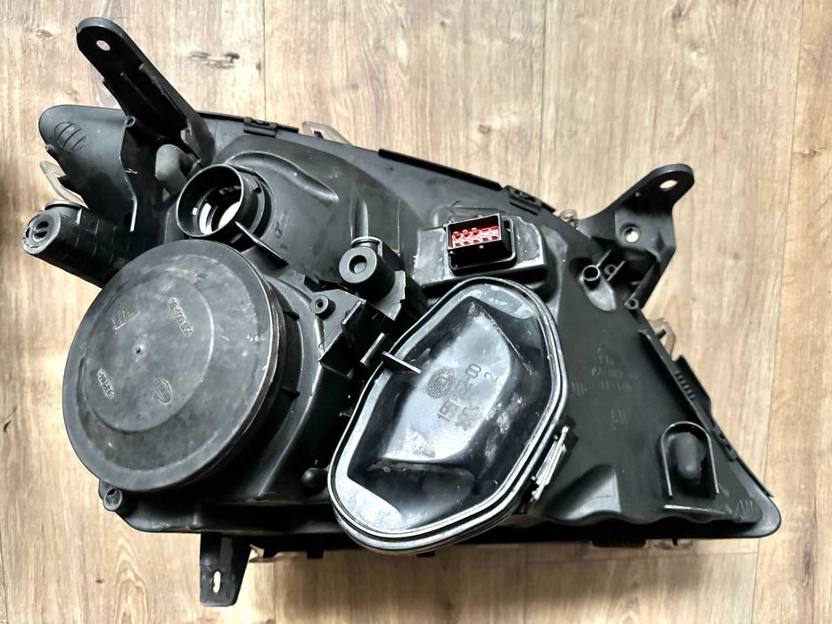 Reflektory (L+P) Opel Signum (Vectra C) 2004 r.