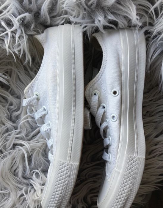 Conversy białe Chuck Taylor II