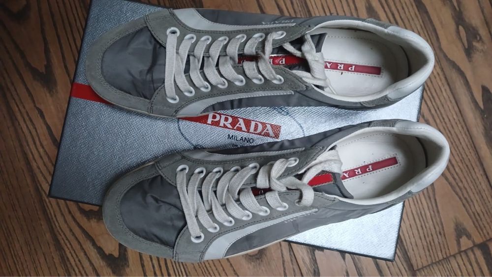 Кросівки Prada, стан як новий. Ціна 3500 грн. Розмір 43