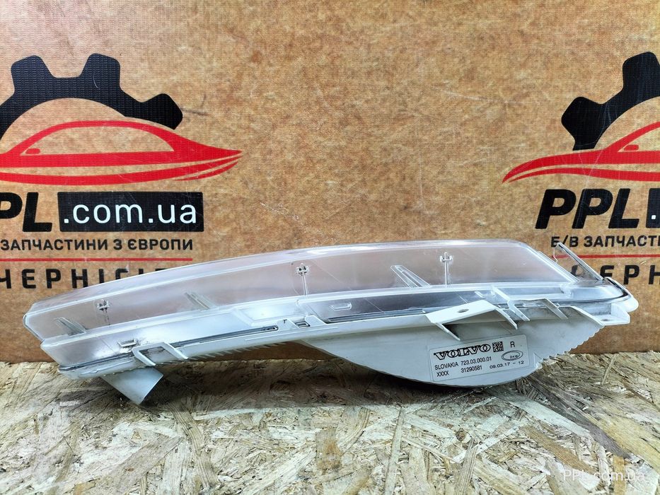 Volvo V40 II 2012-2016 Фара дневного света ДХО DRL правая 31290581
