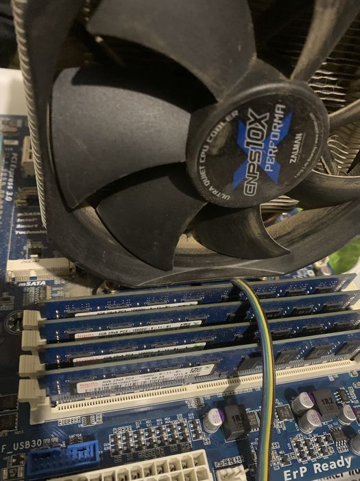 Комплект gigabyte ga-z77 D3H core i7 3770 16gb і башня