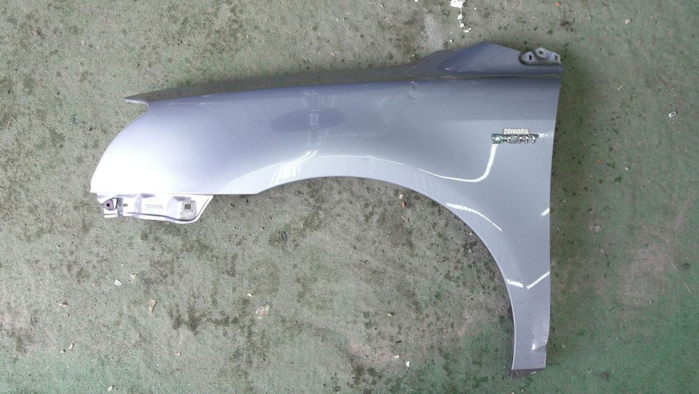 toyota avensis lift bdb błotnik przedni lewy nr72
