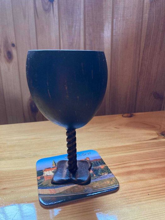 Оригінальний келих з кокосу