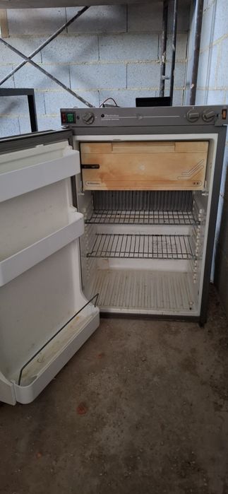 Frigorífico trivalente 12v/220 e gás