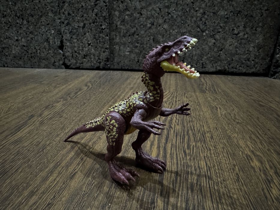 Conjunto de 4 dinossauros