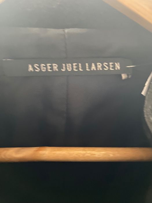 Płaszcz Asger Juel Larsen