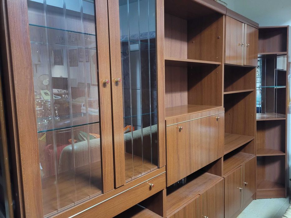 Móvel de Sala com Cristaleira (Madeira)