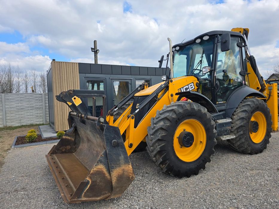 JCB  JCB 4CX  - 2019 rok - cena: 255.000+vat cat 444  3cx case new holland