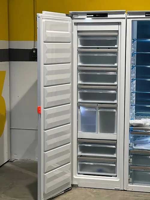 MAX Side by side MIele морозильна  FNS 7794 E та холодильник K 7773 D.