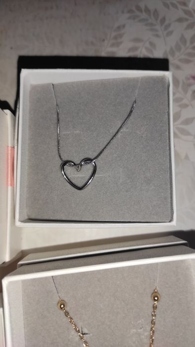 Colar coração em aço inoxidável - não oxida