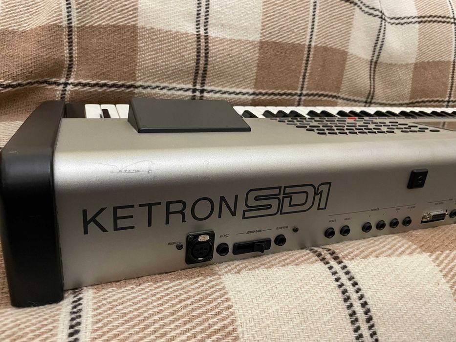 Синтезатор Ketron SD1