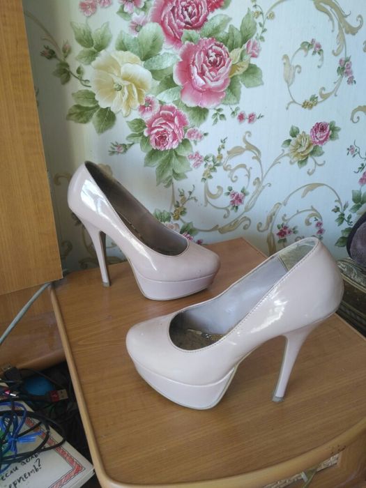 Лаковые лабутены Aldo 37 размер