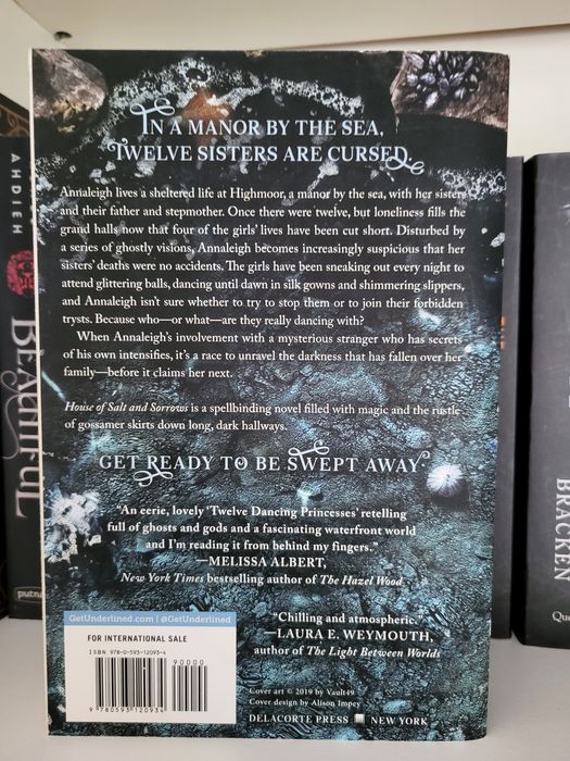 Livro House of Salt and Sorrow de Erin A. Craig