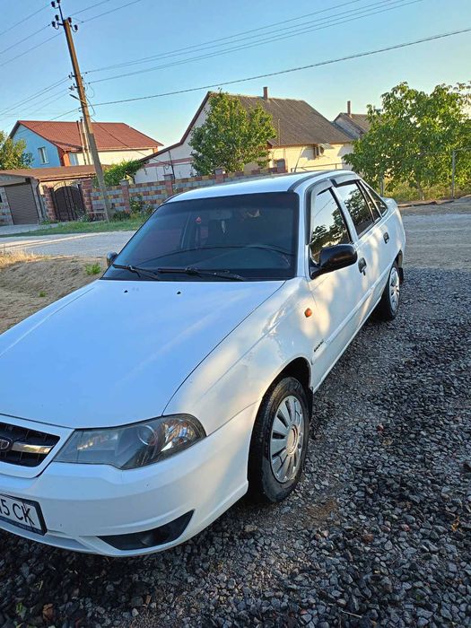 Продам Део нексія 2012