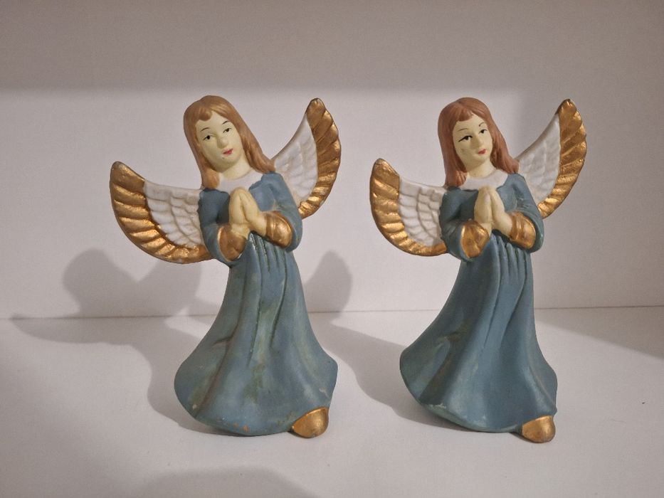 2 anjinhos com cerca de 10 cm