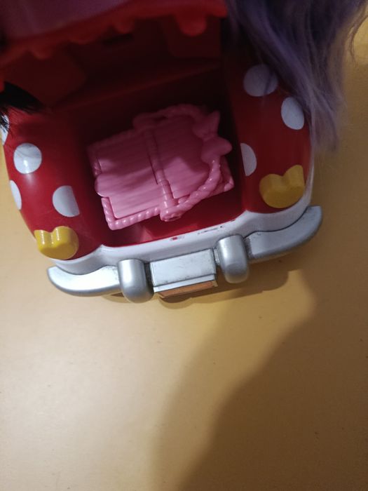 Bonecas Minnie e carro
