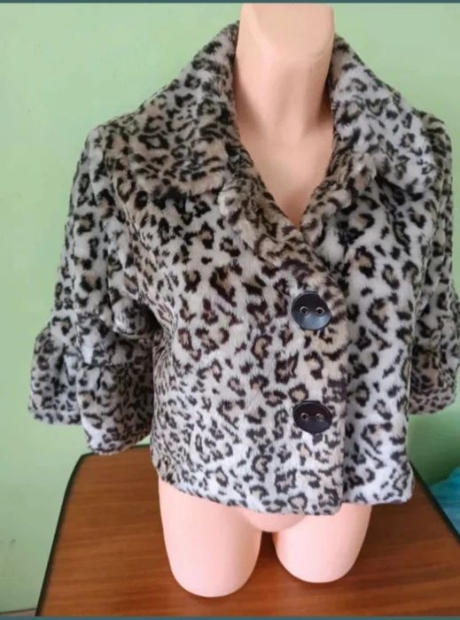 Elegancka firmowa narzutka glamour