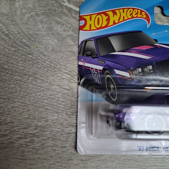 Samochodzik Hot Wheels '87 Buick Regal GNX JJM00 Treasure Hunt