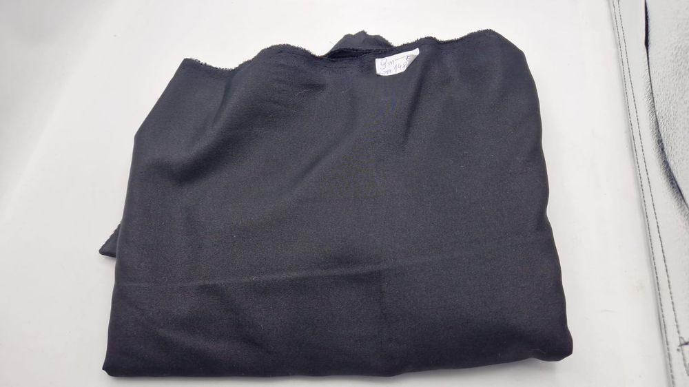 Tkanina czarna kupon 9 m.x 148 cm.