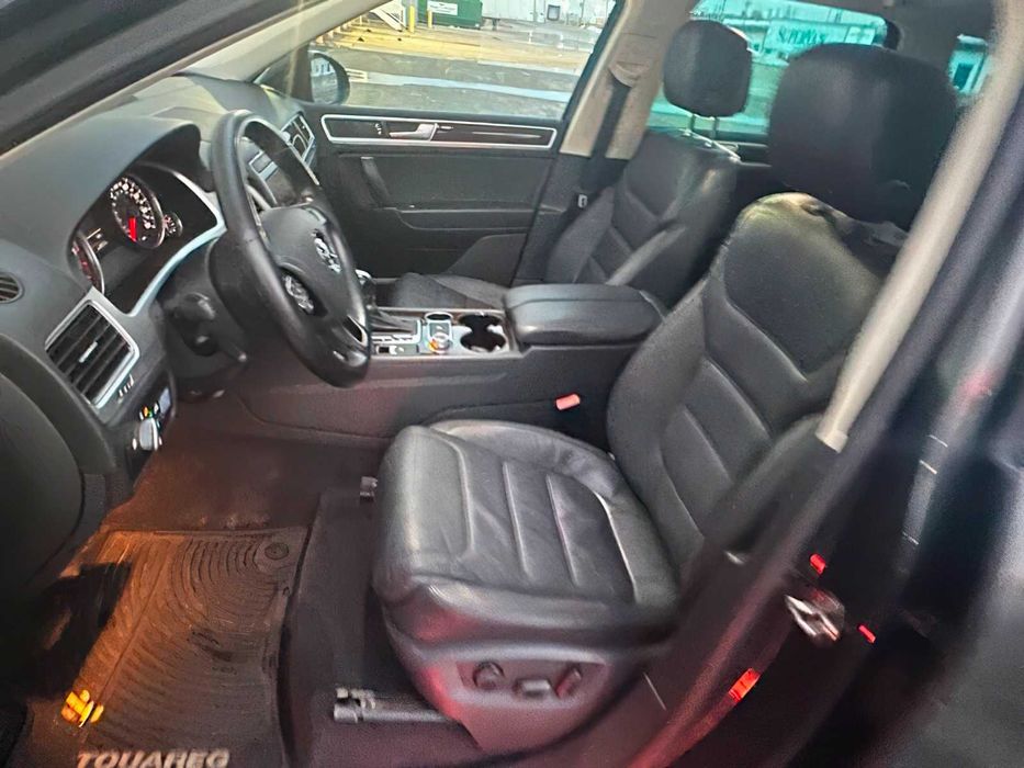 Volkswagen Touareg Lux      2015