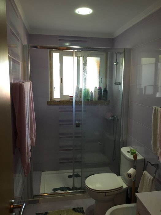 Arrendamento de apartamento T2 na Rua das Furnas