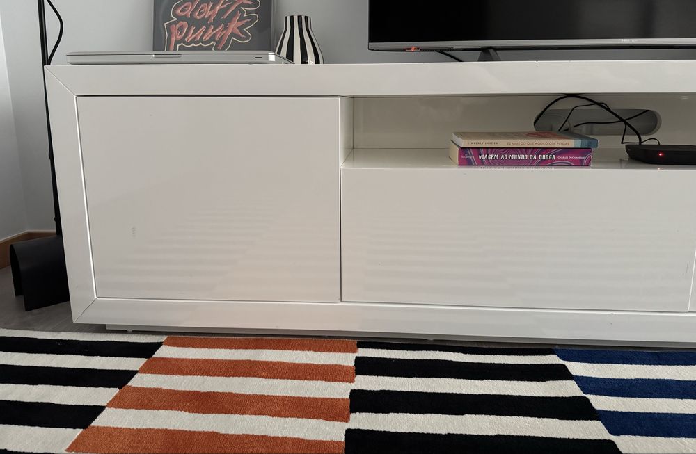 Movel Tv com 218cm