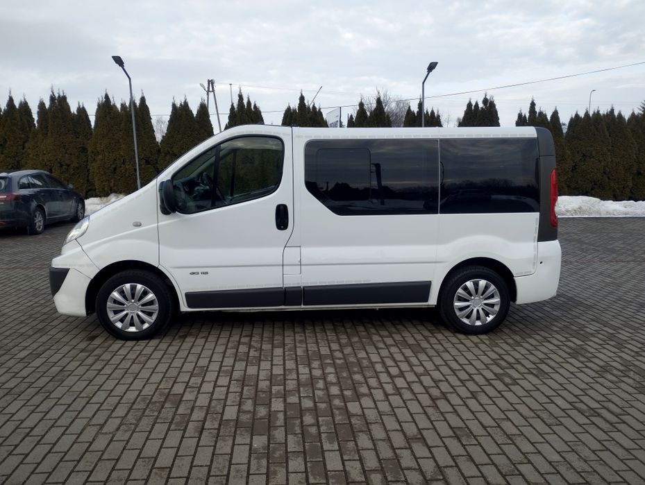 Renault Trafic 2.0 DCI 115 KM 9-osobowy z klima i skórą