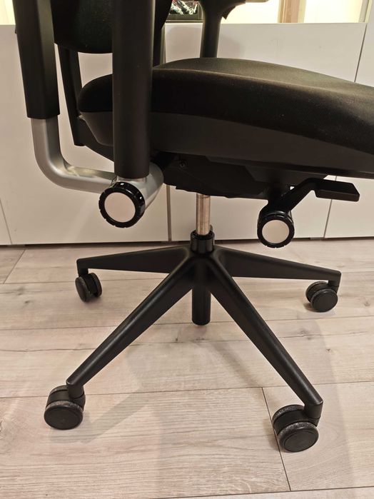 Steelcase Please V2 z zagłówkiem stan idealny