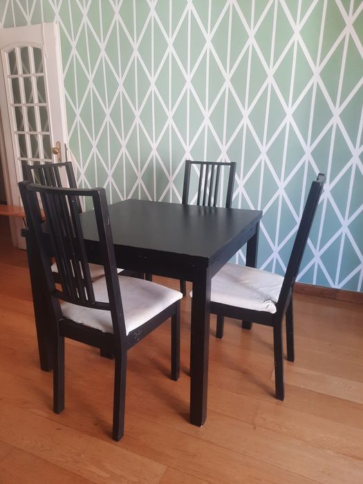 Mesa Extensivel com 4 cadeiras ikea