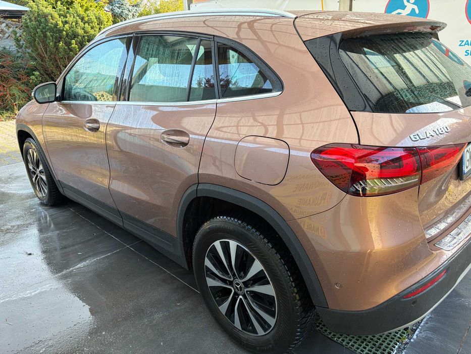 Mercedes Benz GLA 180