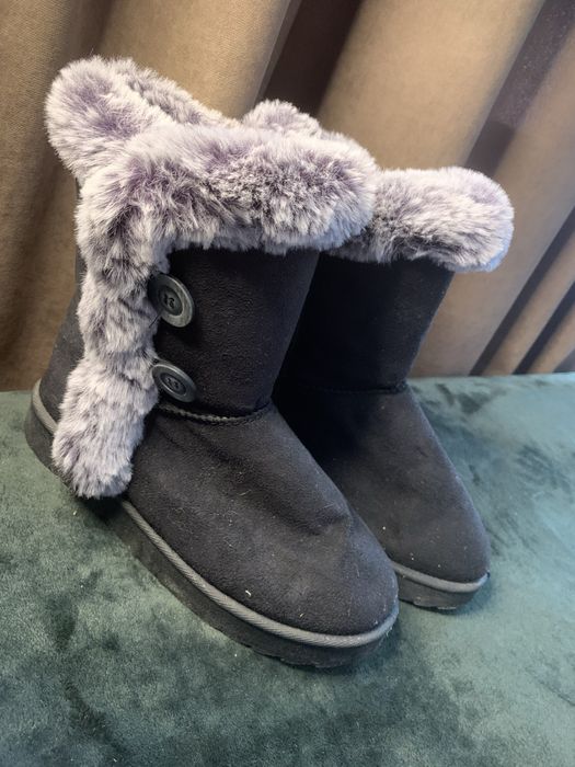 Уги продам недорого