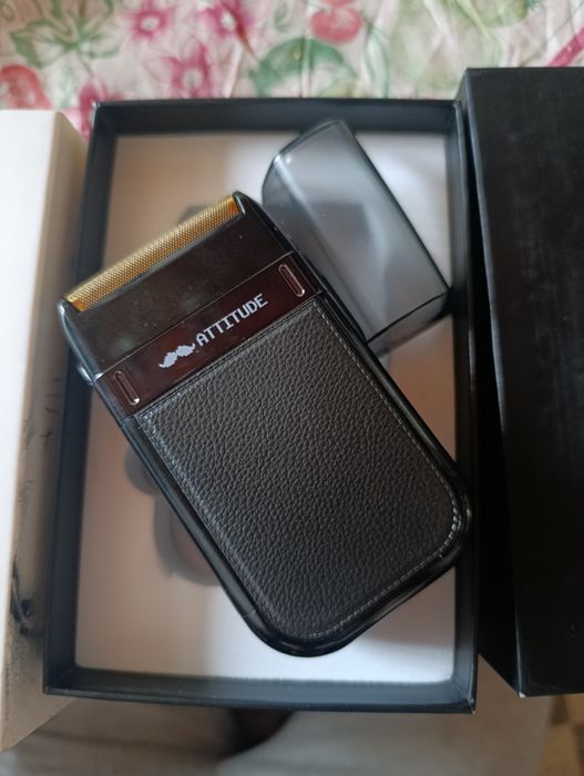 Cordless shaver Afeitadora inalámbrica | Barbeador sem fio