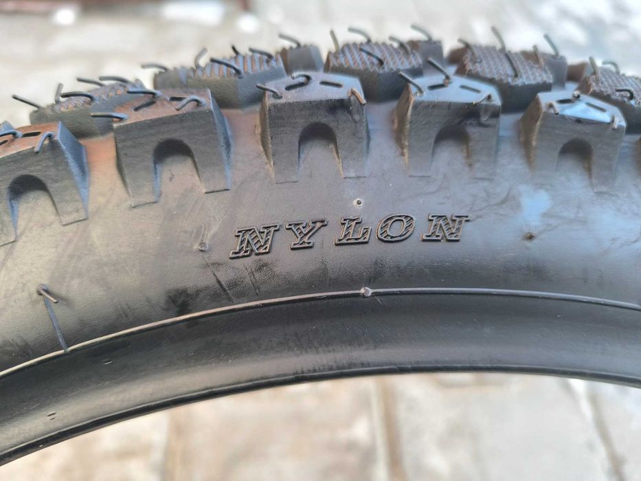 Шина 3.00-18 з камерою Тайвань на Минск шипована