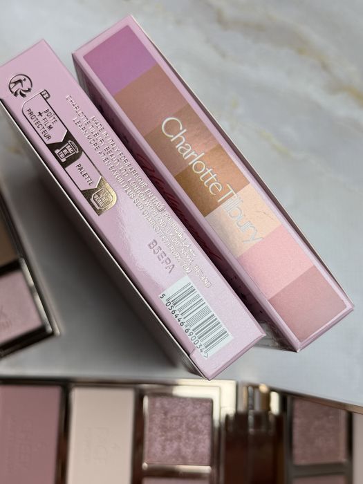 Палєтка для обличчя Charlotte Tilbury Hollywood