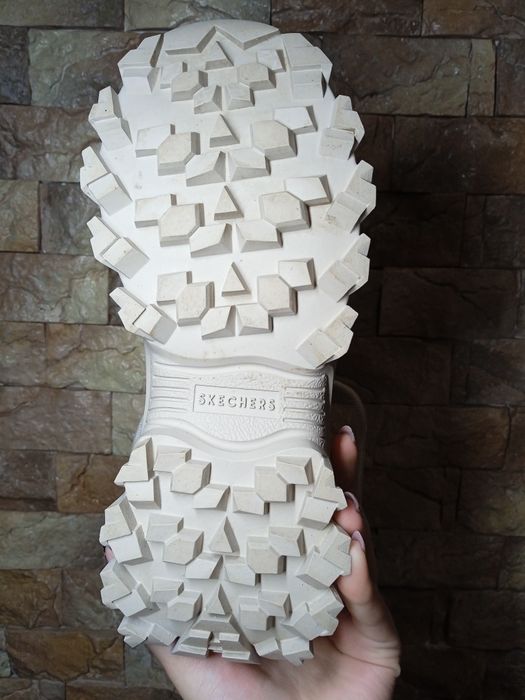 Абсолютно нові ботинки Skechers Street Blox