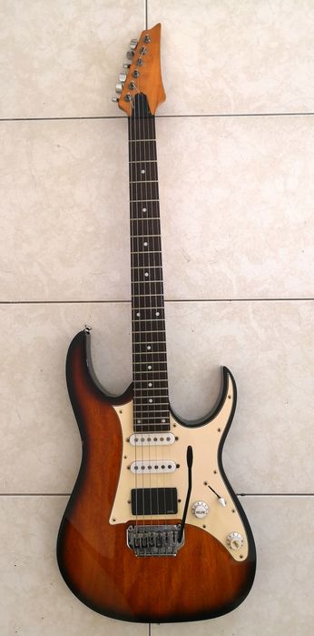 Ibanez com Pickup activo EMG 81