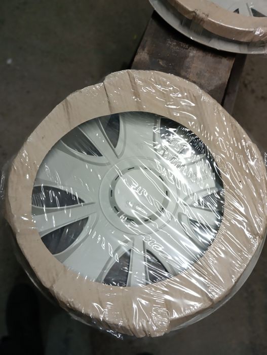 Ковпаки для коліс Leoplast Hit R16"