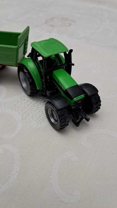 Mini Trator Deutz-Fahr com Reboque SIKU