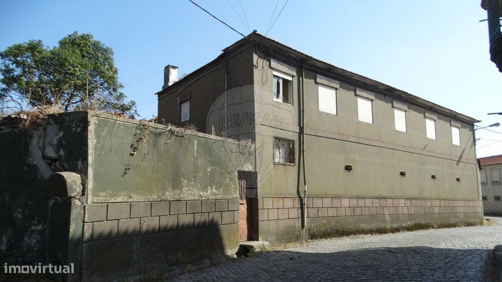 Moradia T4 para venda