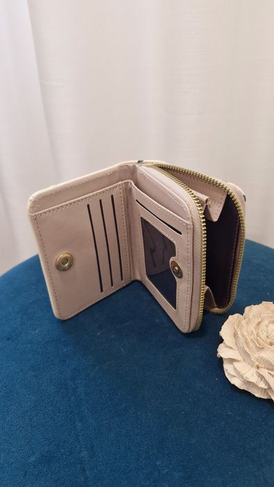 Carteira de senhora NOVA