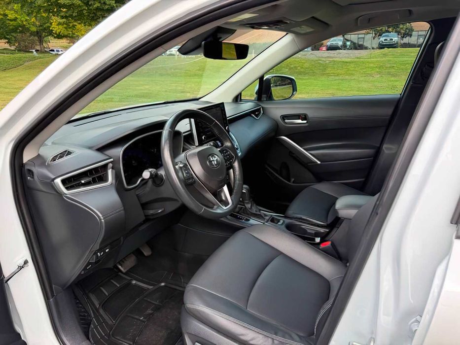 Toyota Corolla Cross XLE      2022