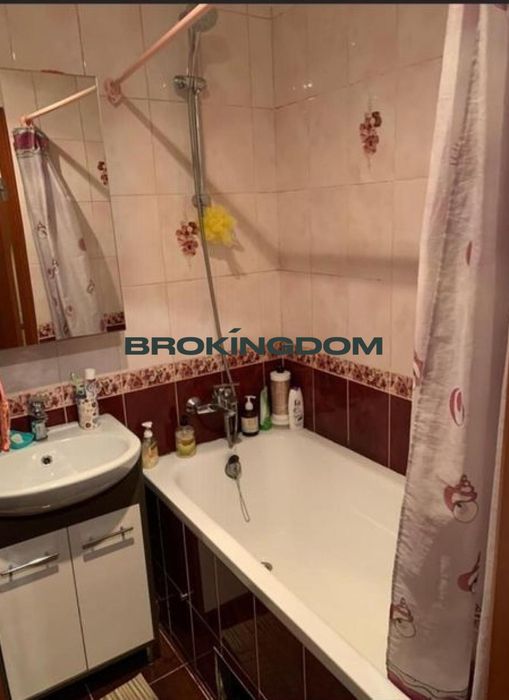 Продаж 2-кімнатної квартири по вул. Зодчих