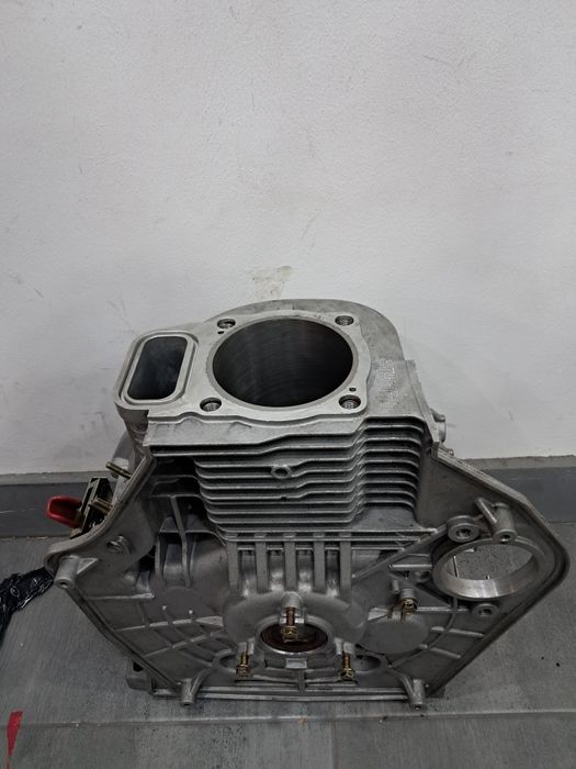 Расточка мото цилиндров, ремонт коленвалов,гильзовка,никосиль.

МОТО-м