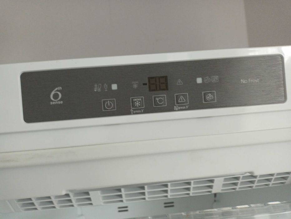 Zamrażarka  wolno stojąca Whirlpool  7 szuflad.