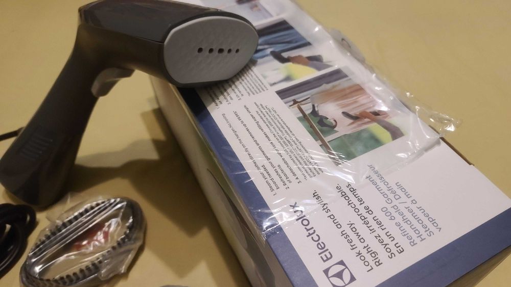 Відпарювач ELECTROLUX 1200 Вт 3 м шнур 100 мл 20 г/хв (краще праски)