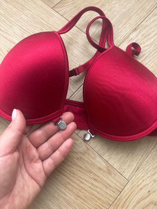 Czerwony biustonosz zapięcie z przodu 65 B
